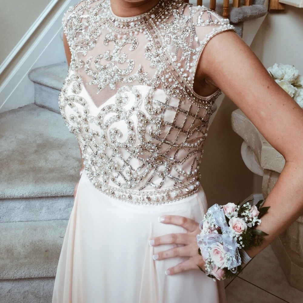 STUNNING PROM DRESS ✨